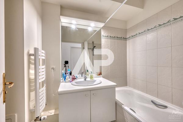 Appartement Rueil Malmaison 5 pièce(s) 132 m2 €790 000 ** - Référence 19404