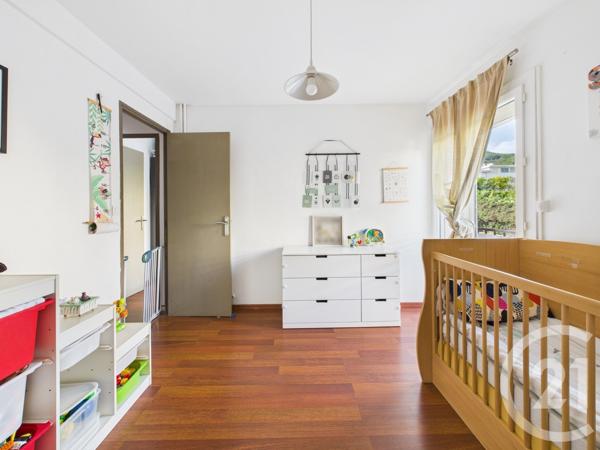 Appartement T4 à vendre  4 pièces - 76,69 m2 LA VALETTE DU VAR - 83