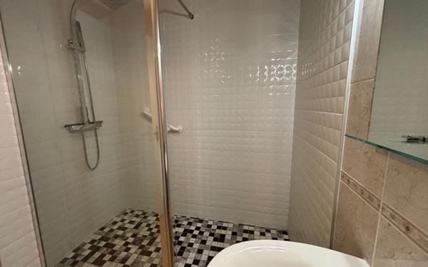 Appartement à vendre    3 pièces • 69,82 m2 Bizanos