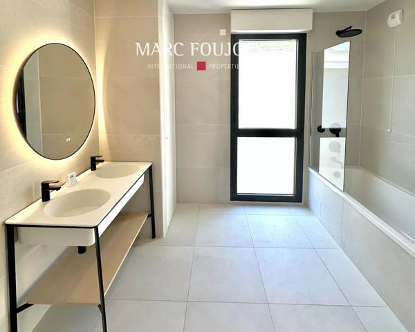Penthouse à deux pas de Monte-Carlo avec piscine, terrasse, cave et parking, vue mer panoramique