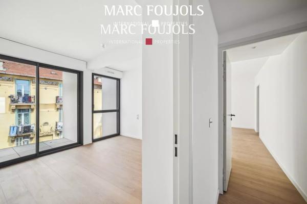 Penthouse à deux pas de Monte-Carlo avec piscine, terrasse, cave et parking, vue mer panoramique