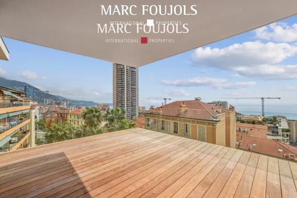 Penthouse à deux pas de Monte-Carlo avec piscine, terrasse, cave et parking, vue mer panoramique