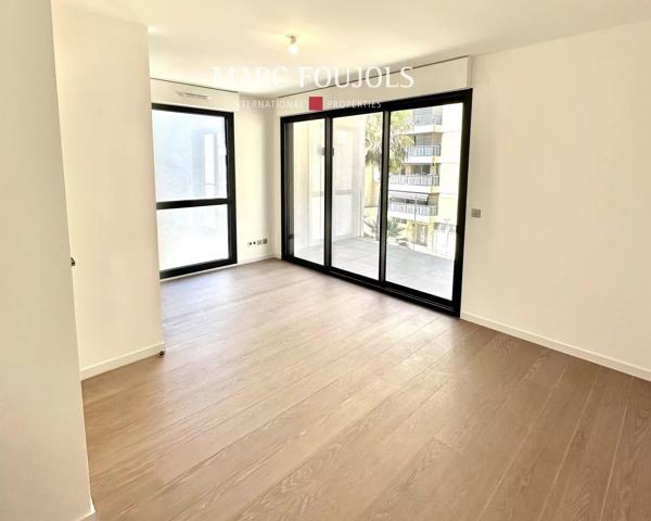 Penthouse à deux pas de Monte-Carlo avec piscine, terrasse, cave et parking, vue mer panoramique