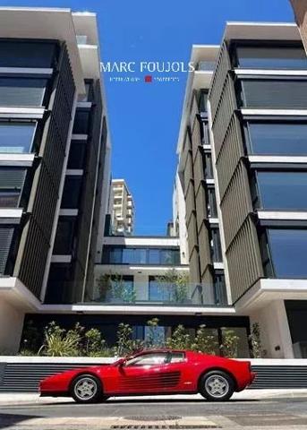 Penthouse à deux pas de Monte-Carlo avec piscine, terrasse, cave et parking, vue mer panoramique