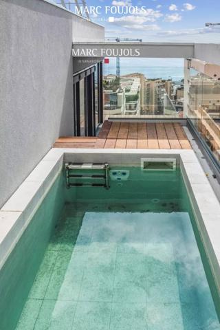 Penthouse à deux pas de Monte-Carlo avec piscine, terrasse, cave et parking, vue mer panoramique