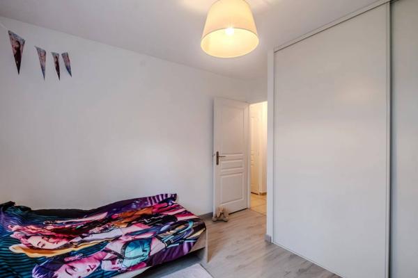 Rare ! T2 en rez-de-jardin avec superbe terrasse en bois et grand extérieur