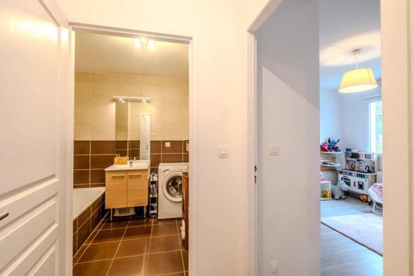 Rare ! T2 en rez-de-jardin avec superbe terrasse en bois et grand extérieur