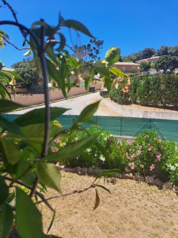 Appartement
         3 pièces
        - 65 m² 365 000 € *