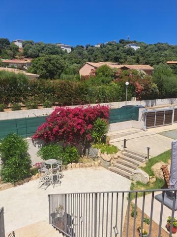 Appartement
         3 pièces
        - 65 m² 365 000 € *