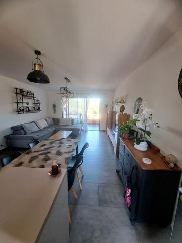 Appartement
         3 pièces
        - 65 m² 365 000 € *