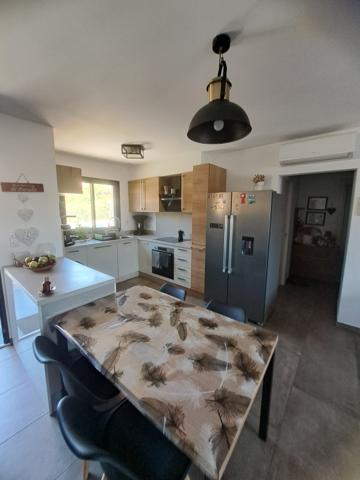 Appartement
         3 pièces
        - 65 m² 365 000 € *