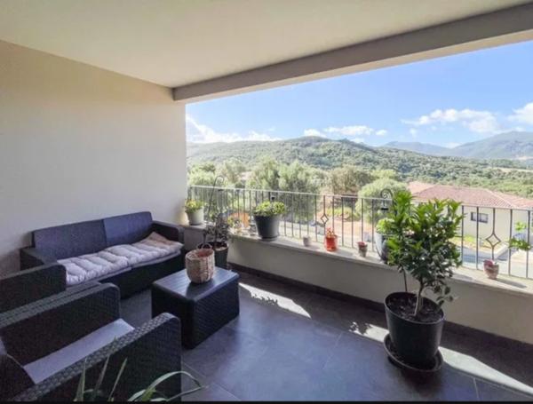Appartement
         3 pièces
        - 65 m² 365 000 € *