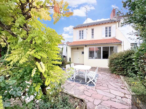 Maison
                                                                                                                                                                                                                                                                                                                        6 pièce(s)                                                                                                                                                                                                          4 chambre(s)                                                                                                                                                                                                          110  m²