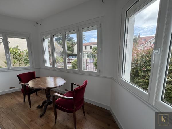 Maison
                                                                                                                                                                                                                                                                                                                        6 pièce(s)                                                                                                                                                                                                          4 chambre(s)                                                                                                                                                                                                          110  m²