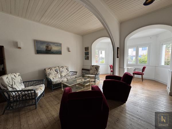 Maison
                                                                                                                                                                                                                                                                                                                        6 pièce(s)                                                                                                                                                                                                          4 chambre(s)                                                                                                                                                                                                          110  m²
