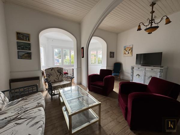 Maison
                                                                                                                                                                                                                                                                                                                        6 pièce(s)                                                                                                                                                                                                          4 chambre(s)                                                                                                                                                                                                          110  m²