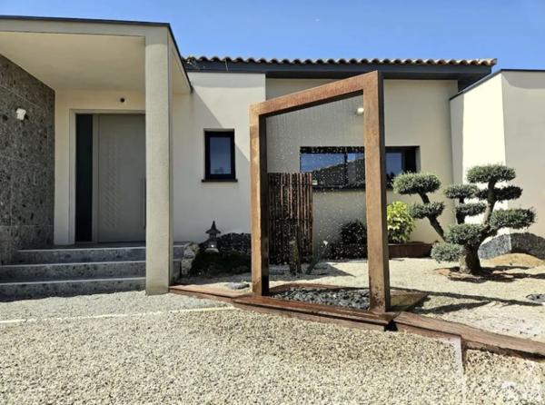 Maison
         8 pièces
        - 336 m² Bien prestige 800 000 € *