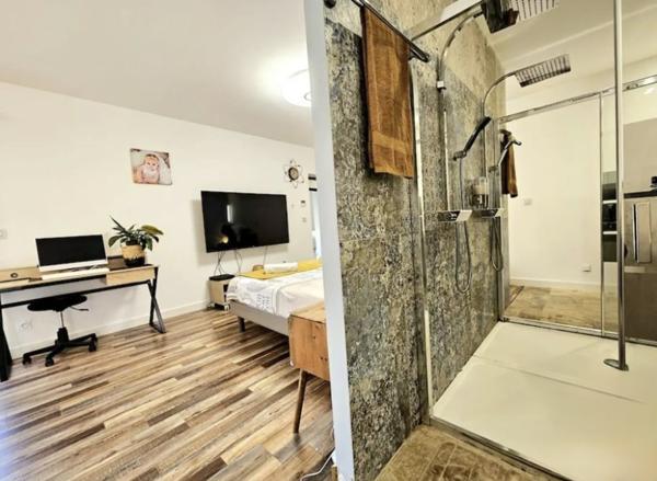 Maison
         8 pièces
        - 336 m² Bien prestige 800 000 € *
