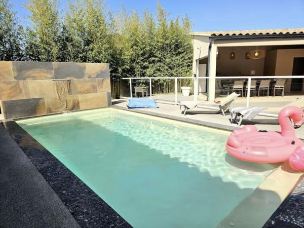 Maison
         8 pièces
        - 336 m² Bien prestige 800 000 € *