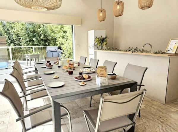 Maison
         8 pièces
        - 336 m² Bien prestige 800 000 € *