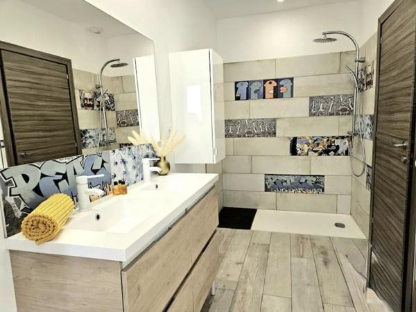 Maison
         8 pièces
        - 336 m² Bien prestige 800 000 € *