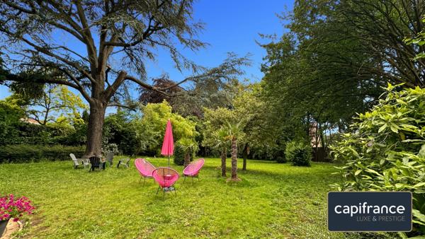 Une demeure de caractère au cœur du Jardin de la Rhonelle — 282 m² d'histoire préservée