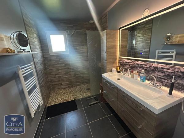 Maison à vendre 4 pièces 86m² Le Breuil-sur-Couze (63340)