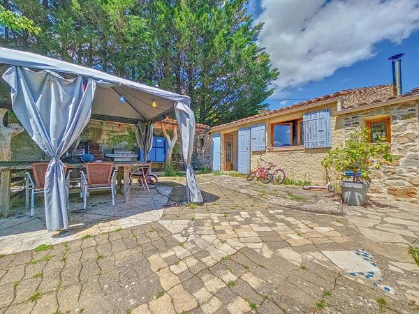 Superbe ensemble immobilier dans un écrin de verdure