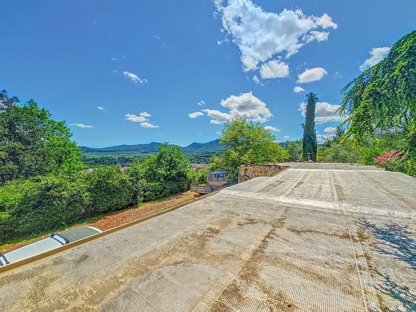 Superbe ensemble immobilier dans un écrin de verdure