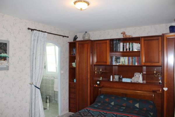 Dpt Deux Sèvres (79), à vendre BRESSUIRE maison sur sous-sol P6 de 170m² sur un terrain de 1255m²