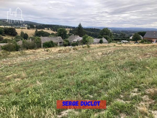 Vente Terrain 1713 m2 à Saint-Denis-en-Margeride