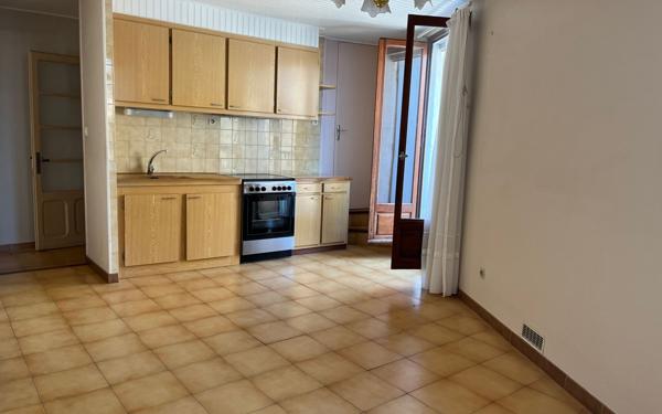 Maison à vendre    3 pièces •  Villeveyrac