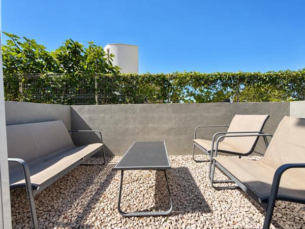 Appartement
         4 pièces
        - 93 m² Bien prestige 450 000 € *