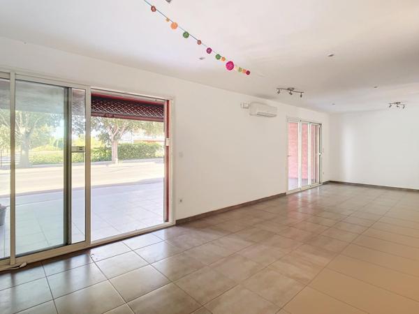 Local commercial de 85m² avec parking