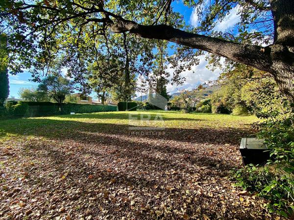 Terrain plat à vendre à Vence - Référence 2512