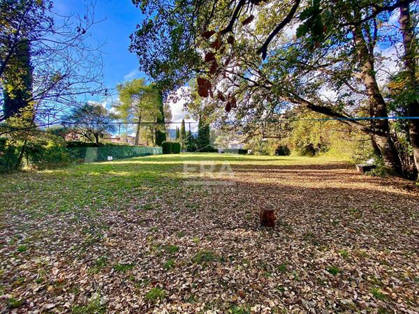 Terrain plat à vendre à Vence - Référence 2512