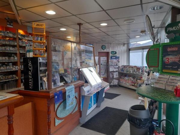 Commerce BAR TRAITEUR PMU TABAC PRESSE STATION SERVICE