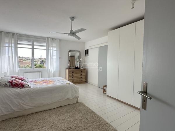 Maison familiale rénovée avec extérieur – Salles-d’Aude