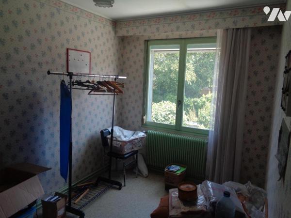 BETHUNE EN EXCLUSIVITE, maison de 102 m² habitable à rénover avec cour