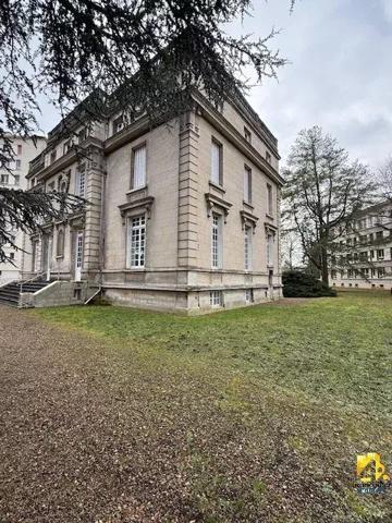 1er ét. résidence prestigieuse COMPIEGNE