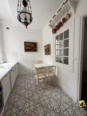 1er ét. résidence prestigieuse COMPIEGNE