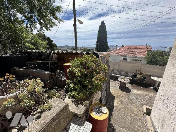 A VENDRE TOULON (VAR) 83000 - BAS FARON - PETITE MAISON VUE MER - VENDUE OCCUPEE

Dans secteu...