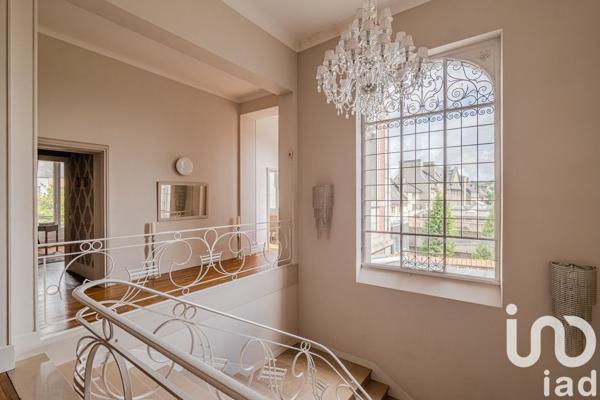 Demeure 15 pièces de 483 m² à Condé-en-Normandie (14110)