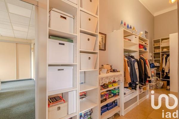 Demeure 15 pièces de 483 m² à Condé-en-Normandie (14110)