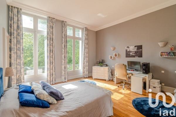 Demeure 15 pièces de 483 m² à Condé-en-Normandie (14110)