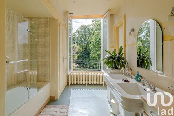 Demeure 15 pièces de 483 m² à Condé-en-Normandie (14110)