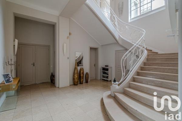 Demeure 15 pièces de 483 m² à Condé-en-Normandie (14110)