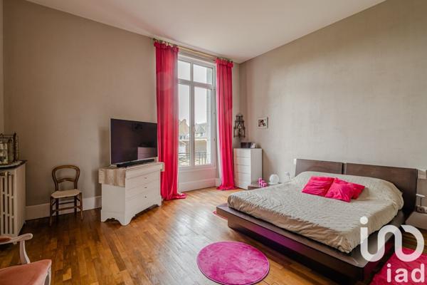 Demeure 15 pièces de 483 m² à Condé-en-Normandie (14110)