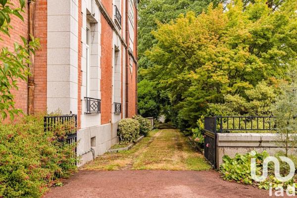 Demeure 15 pièces de 483 m² à Condé-en-Normandie (14110)