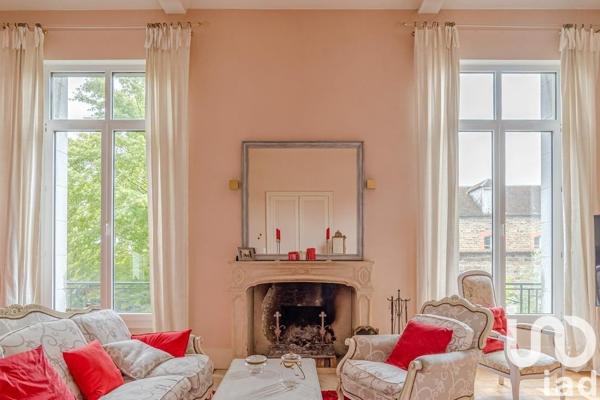 Demeure 15 pièces de 483 m² à Condé-en-Normandie (14110)